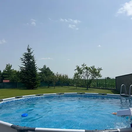 Pri X Bionic Sphere Samorin S Bazenom Сasa de vacaciones